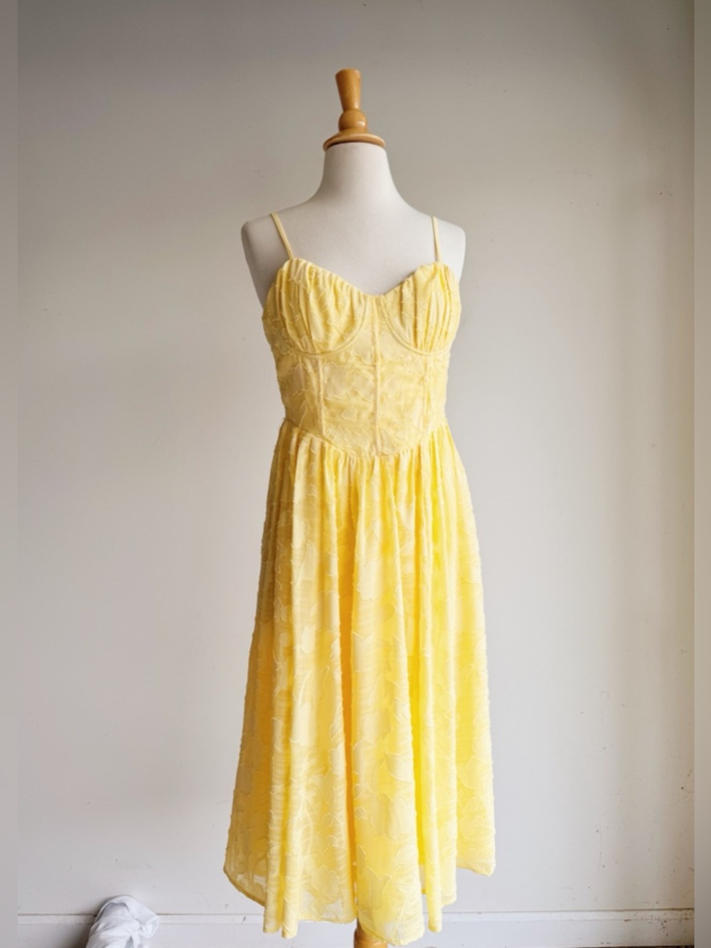 Jessica Simpson Yellow Milkmaid Dress Lace Up Back Midi M